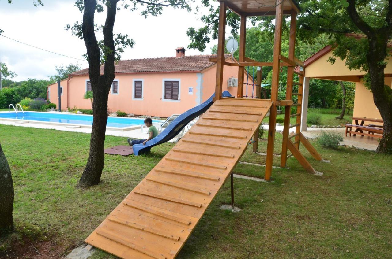 Villa Fragola - Holiday House With Large Garden Tinjan Exterior photo
